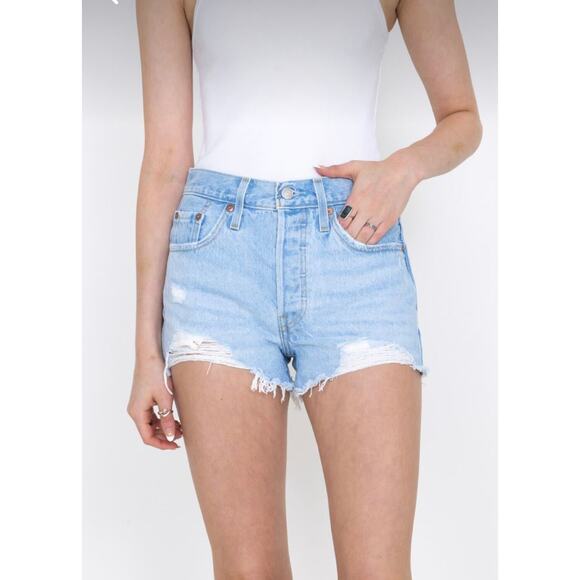 Levi’s 501 Lightwash Distressed Buttonfly 100% Cotton Denim High Rise Shorts 32 - Picture 1 of 7